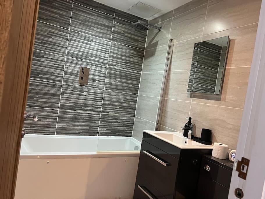 Mathew Street 1 Bed Apt Sleeps 6 リヴァプール エクステリア 写真