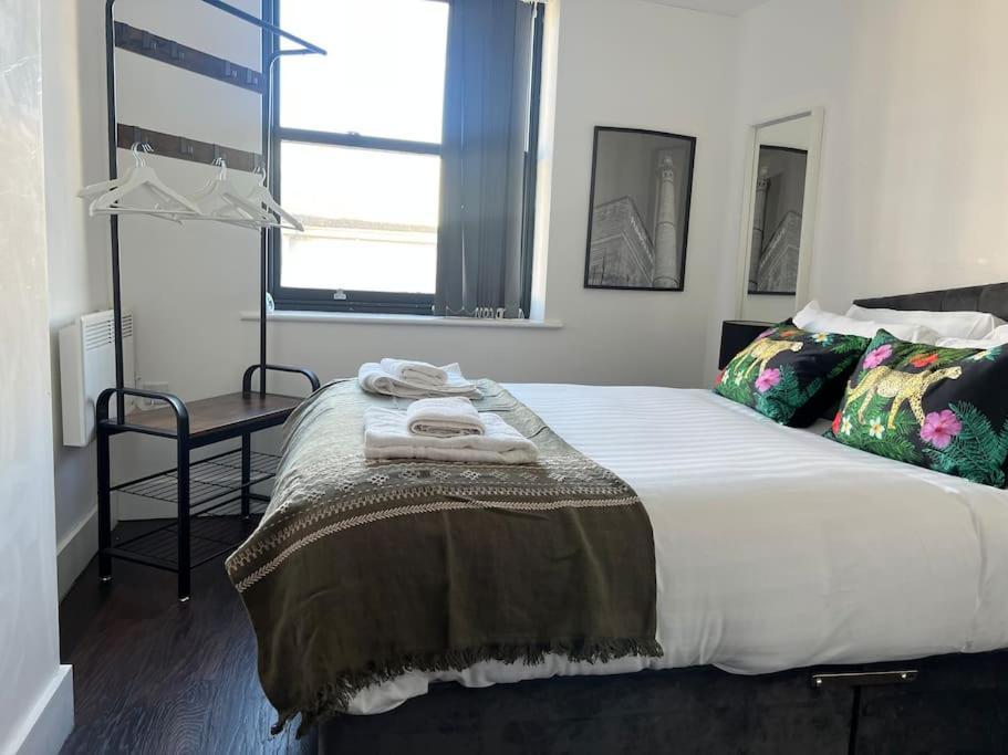 Mathew Street 1 Bed Apt Sleeps 6 リヴァプール エクステリア 写真